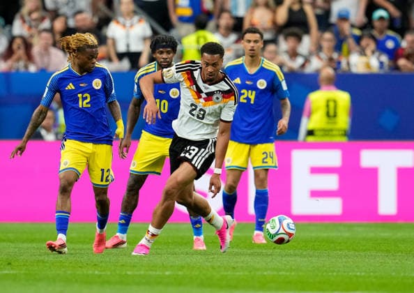 Sontje Hansen (Curacao, 12), Leandro Bacuna (Curacao, 10), Felix Nmecha (Deutschland, 23), und Deveron Fonville (Curacao, 24) USA, FIFA Weltmeisterschaft, Deutschland vs Curacao, Houston, 14.06.2026 USA, FIFA Weltmeisterschaft, Deutschland vs Curacao, Houston, 14.06.2026 Houston