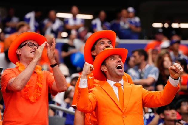 June 14, 2026, Dallas, Texas, United States: Supporters of Netherlands celebrate during the FIFA World Cup, WM, Weltmeisterschaft, Fussball 2026 Group F match between Netherlands and Japan at Dallas Stadium on June 14, 2026 in Dallas, Texas. Netherlands V Japan: Group F - FIFA World Cup 2026  - ZUMAa181 20260614_zaa_a181_169 Copyright: xJosexBretonx