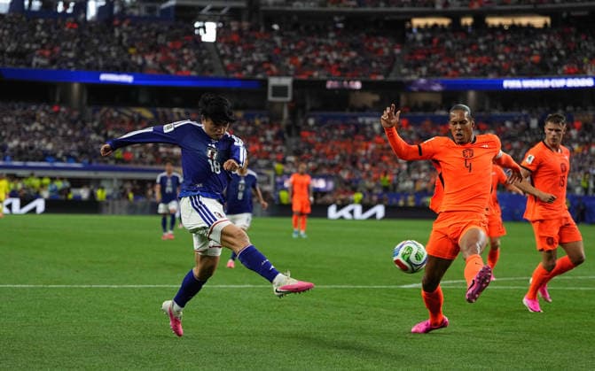 June 14 2026: Ayase Ueda (Japan) shoots on goal during Netherlands and Japan, FIFA World Cup, WM, Weltmeisterschaft, Fussball 2026, at Dallas Stadium in Arlington, United States. CSM Netherlands V Japan: Group F - FIFA World Cup 2026  - ZUMAc04_ 20260614_zma_c04_037 Copyright: xKimxPricex