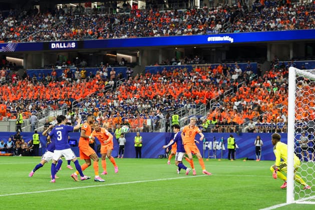 Netherlands v Japan, FIFA World Cup, WM, Weltmeisterschaft, Fussball 2026 Netherlands defender Virgil van Dijk (4) scores a GOAL 1-0 during the Netherlands v Japan FIFA WORLD CUP 2026 Group F match at Dallas Stadium, Arlington, United States on 14 June 2026 Credit: Phil Duncan Every Second Media Editorial use only. All images are copyright Every Second Media Limited. No images may be reproduced without prior permission. Copyright: xIMAGO EveryxSecondxMediax ESM-2030-0013 PhilxDuncanx xEveryxSecondxMediax