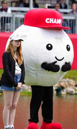 MIDLAND, MI - JUNE 14: Champ the mascot for the Dow Championship attends the trophy ceremony on June 14, 2026, at the LPGA, Golf Damen Dow Championship at Midland Country Club in Midland, Michigan. (Photo by Brian Spurlock Icon Sportswire) GOLF: JUN 14 LPGA Dow Championship EDITORIAL USE ONLY Icon26061495