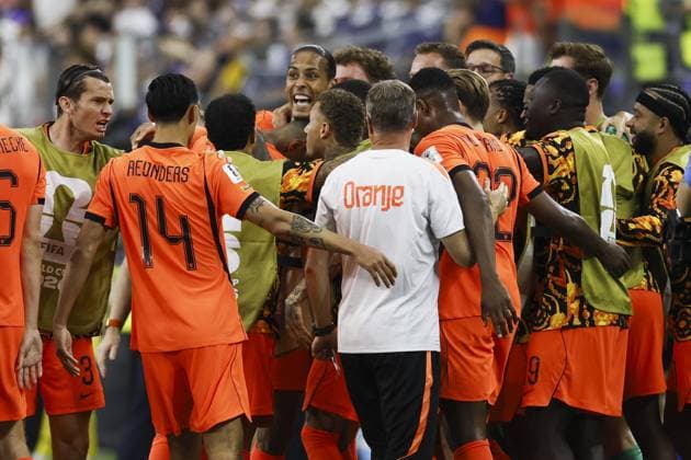 ARLINGTON - Players of the Dutch national team, Nationalteam celebrate the 2-1 during the FIFA 2026 World Cup Group F match between the Netherlands and Japan at Dallas Stadium on June 14, 2026, in Arlington, United States. KOEN VAN WEEL ANP FIFA World Cup, WM, Weltmeisterschaft, Fussball 2026 2026 xVIxANPxSportx xxANPxIVx 561025240 originalFilename: 561025240.jpg
