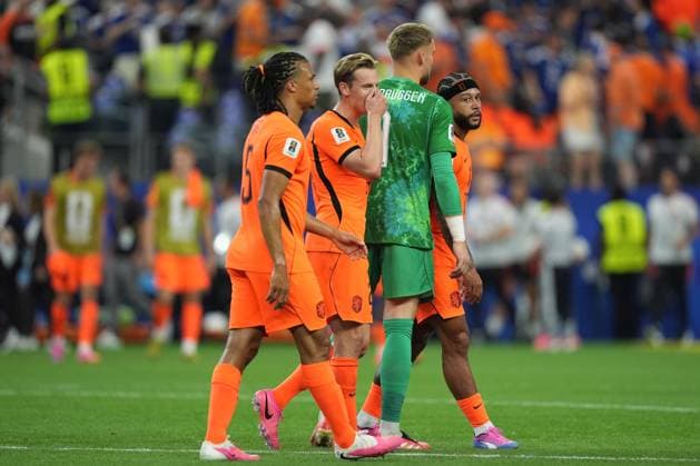 Frenkie de Jong of Netherlands at the end of the match Netherlands v Japan, 2026 FIFA World Cup, WM, Weltmeisterschaft, Fussball Group F, Football, Dallas Stadium, Arlington, Texas, USA - 14 Jun 2026Arlington Dallas Stadium Texas (TX) United States of America EDITORIAL USE ONLY No use with unauthorised audio, video, data, fixture lists, club league logos or live services. Online in-match use limited to 120 images, no video emulation. No use in betting, games or single club league player publications.  Copyright: xIsmaelxAdnan Shutterstockx 16927680eg