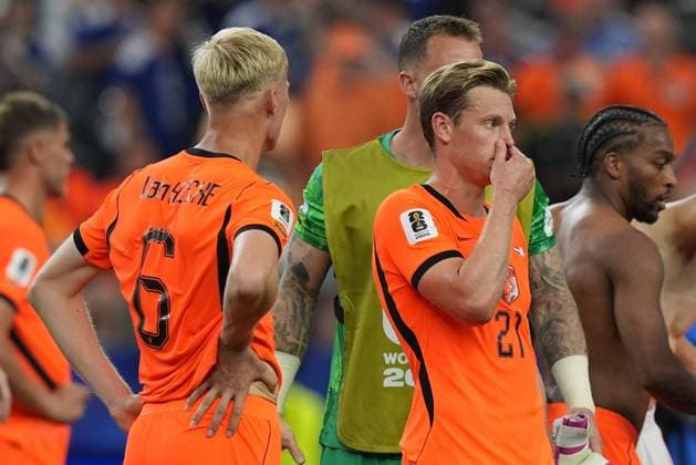 Frenkie de Jong of Netherlands at the end of the match Netherlands v Japan, 2026 FIFA World Cup, WM, Weltmeisterschaft, Fussball Group F, Football, Dallas Stadium, Arlington, Texas, USA - 14 Jun 2026Arlington Dallas Stadium Texas (TX) United States of America EDITORIAL USE ONLY No use with unauthorised audio, video, data, fixture lists, club league logos or live services. Online in-match use limited to 120 images, no video emulation. No use in betting, games or single club league player publications.  Copyright: xIsmaelxAdnan Shutterstockx 16927680eo