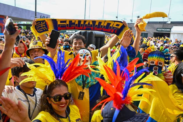 PHILADELPHIA, PA - JUNE 14: Ecuador fans are shown celebrating before the FIFA World Cup, WM, Weltmeisterschaft, Fussball 2026 Group E match between Cote d™Ivoire and Ecuador on June 14th, 2026 at Philadelphia Stadium in Philadelphia, PA. (Photo by Terence Lewis Icon Sportswire) SOCCER: JUN 14 FIFA World Cup 26 Group E - Cote d Ivoire vs Ecuador EDITORIAL USE ONLY Icon260614005
