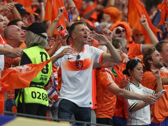 June 14, 2026: Netherlands fans cheer prior to the FIFA World Cup, WM, Weltmeisterschaft, Fussball soccer match between The Netherlands and Japan at Dallas Stadium in Arlington, TX. Kyle Okita FIFA World Cup 2026: Netherlands Vs Japan JUN 14  - ZUMAc04_ 20260614_zma_c04_065 Copyright: xCSMx