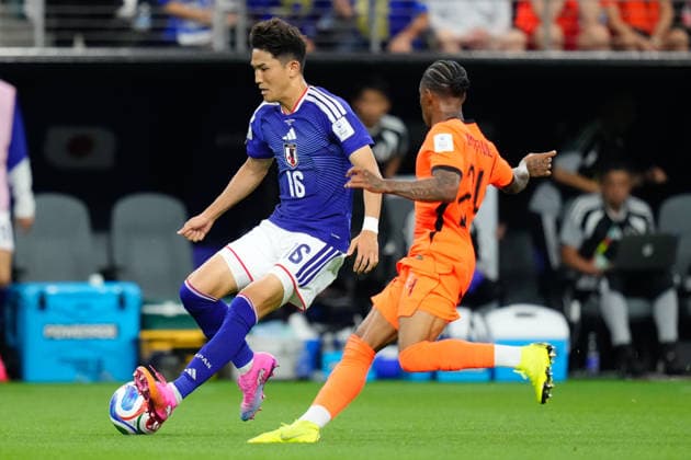 June 14, 2026, Dallas, Texas, United States: Tsuyoshi Watanabe of Japan drives the ball during the FIFA World Cup, WM, Weltmeisterschaft, Fussball 2026 Group F match between Netherlands and Japan at Dallas Stadium on June 14, 2026 in Dallas, Texas. Netherlands V Japan: Group F - FIFA World Cup 2026  - ZUMAa181 20260614_zaa_a181_229 Copyright: xJosexBretonx