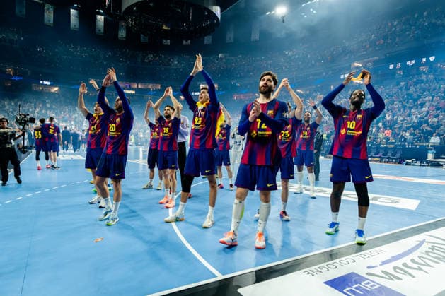 Köln, 12.05.2026, Handball, Herren, EHF Champions League Men 2025 26, Finale, FC Barcelona, Barca - Füchse Berlin Die Mannschaft feiert mit den Fans die gewonnene Champions League 2026