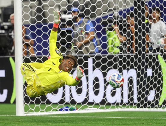 June 14, 2026: The ball goes just beyond the reach of Japan goalkeeper Zion Suzuki during the FIFA World Cup, WM, Weltmeisterschaft, Fussball soccer match between The Netherlands and Japan at Dallas Stadium in Arlington, TX. Kyle Okita FIFA World Cup 2026: Netherlands Vs Japan JUN 14  - ZUMAc04_ 20260614_zma_c04_071 Copyright: xCSMx