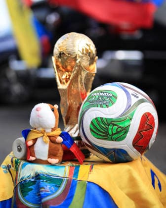 Football - FIFA World Cup, WM, Weltmeisterschaft, Fussball - Group E - Ivory Coast v Ecuador 14th June 2026 - FIFA World Cup - Group E - Ivory Coast v Ecuador - A replica World Cup trophy with a match ball - Photo: Simon Stacpoole Offside. Philadelphia USA