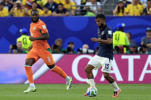 FIFA World Cup, WM, Weltmeisterschaft, Fussball 2026 - Group E - Ivory Coast vs Ecuador Pedro Vite of Ecuador (R) in action against Franck Kessie of Ivory Coast (L) during the FIFA World Cup 2026 group stage match Ivory Coast against Ecuador, in Philadelphia, Pennsylvania, USA, 14 June 2026. PHILADELPHIA United States  Copyright: xSHAWNxTHEWx