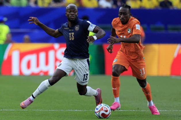 FIFA World Cup, WM, Weltmeisterschaft, Fussball 2026 - Group E - Ivory Coast vs Ecuador Enner Valencia of Ecuador (L) in action against Yan Diomande of Ivory Coast during the FIFA World Cup 2026 group stage match Ivory Coast against Ecuador, in Philadelphia, Pennsylvania, USA, 14 June 2026. PHILADELPHIA United States  Copyright: xSHAWNxTHEWx