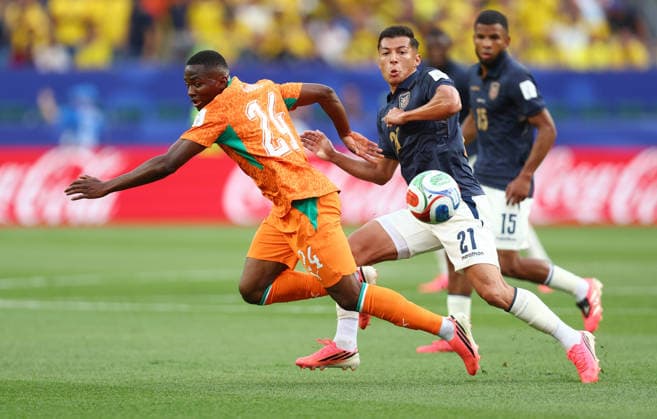 Philadelphia, USA, 14th June 2026. Bazoumana Toure of Ivory Coast and Alan Franco of Ecuador challenge for the ball during the Ivory Coast vs Ecuador FIFA World Cup, WM, Weltmeisterschaft, Fussball match at Lincoln Financial Field, Philadelphia. Picture credit should read: Paul Terry Sportimage EDITORIAL USE ONLY. No use with unauthorised audio, video, data, fixture lists, club league logos or live services. Online in-match use limited to 120 images, no video emulation. No use in betting, games or single club league player publications. SPI_038_PT_Ivory_Coast_Ecuador SPI-4836-0038