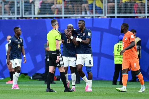 Ivory Coast v Ecuador - FIFA World Cup, WM, Weltmeisterschaft, Fussball 2026 - Group E PHILADELPHIA, UNITED STATES - JUNE 14: Enner Valencia (13) of Ecuador argues with the referee during 2026 FIFA World Cup First Stage Group E match between Ivory Coast and Ecuador at Lincoln Financial Field (Philadelphia Stadium) in Philadelphia, Pennsylvania, United States on June 14, 2026. Abdulhamid Hosbas Anadolu Philadelphia United States. Editorial use only. Please get in touch for any other usage.  Copyright: x2026xAnadoluxAbdulhamidxHosbasx