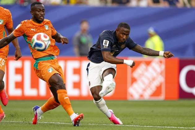 PHILADELPHIA - (LR) Ghislain Konan of Ivory Coast, John Yeboah of Ecuador during the 2026 FIFA World Cup, WM, Weltmeisterschaft, Fussball Group E match between Ivory Coast and Ecuador at Philadelphia Stadium on June 15, 2026, in Philadelphia, United States. MAURICE VAN STEEN ANP FIFA World Cup 2026 2025-2026 xVIxANPxSportx xMauricexvanxSteenxIVx 561034600 originalFilename: 561034600.jpg