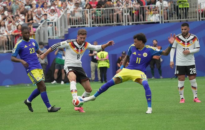 14.06.2026, Houston Stadium, Houston, USA, WM FIFA 2026, Vorrunde, Deutschland vs Curacao, im Bild Riechedly Bazoer (Curacao), Leon Goretzka (Deutschland), Jeremy Antonisse (Curacao), Deniz Undav (Deutschland) (Photo by Hasan Bratic DeFodi Images) -