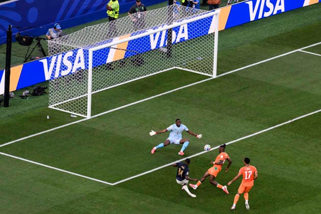 Cote d Ivoire v Ecuador - FIFA World Cup, WM, Weltmeisterschaft, Fussball 2026 Alan Minda of Ecuador hits the crossbar during the FIFA World Cup 2026 Group E football match between Cote d Ivoire and Ecuador. Philadelphia United States Copyright: xNicolòxCampox