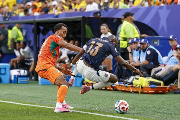 PHILADELPHIA - (LR) Guela Doue of Ivory Coast, Enner Valencia of Ecuador during the 2026 FIFA World Cup, WM, Weltmeisterschaft, Fussball Group E match between Ivory Coast and Ecuador at Philadelphia Stadium on June 15, 2026 in Philadelphia, United States. MAURICE VAN STEEN ANP FIFA World Cup 2026 2025-2026 xVIxANPxSportx xMauricexvanxSteenxIVx 561037622 originalFilename: 561037622.jpg