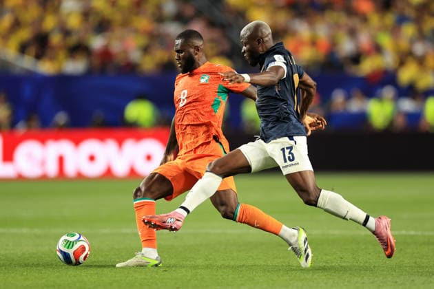 Football - FIFA World Cup, WM, Weltmeisterschaft, Fussball - Group E - Ivory Coast v Ecuador 14th June 2026 - FIFA World Cup - Group E - Ivory Coast v Ecuador - Franck Kessie of Ivory Coast and Enner Valencia of Ecuador - Photo: Simon Stacpoole Offside. Philadelphia USA