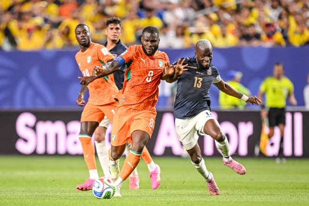 Franck Kessie (Ivory Coast) and Enner Valencia (Ecuador) battle for the ball during the FIFA World Cup, WM, Weltmeisterschaft, Fussball 2026 Group E match between Cote D Ivoire and Ecuador at Philadelphia Stadium on June 14, 2026 in Philadelphia, United States. (Photo by Harry Langer DeFodi Images) -