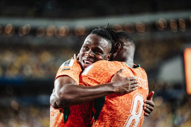 Fußball Herren FIFA Fußball-Weltmeisterschaft 2026 Gruppe E Elfenbeinküste vs. Ecuador 14.06.2026 v.l. Wilfried Singo ( 5, Elfenbeinkueste) und Franck Kessie ( 8, Elfenbeinkueste) jubeln nach einem Tor Philadelphia Philadelphia Stadion Pennsylvania United States of America