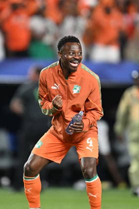 PHILADELPHIA, PA - JUNE 14: Jean MichaÃ«l Seri 4 of CÃ te d Ivoire reacts to winning after the FIFA World Cup, WM, Weltmeisterschaft, Fussball 2026 Group E match between Cote d™Ivoire and Ecuador on June 14th, 2026 at Philadelphia Stadium in Philadelphia, PA. (Photo by Terence Lewis Icon Sportswire) SOCCER: JUN 14 FIFA World Cup 26 Group E - Cote d Ivoire vs Ecuador EDITORIAL USE ONLY Icon260614021