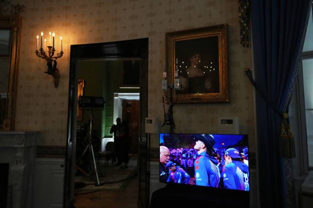 UFC Freedom 250 The UFC Freedom 250 event streams on a television in the White House as the event takes place on the South Lawn, in Washington, DC, USA, 14 June 2026. Washington, DC DC USA  Copyright: xJacquelynxMartinx xPOOLx