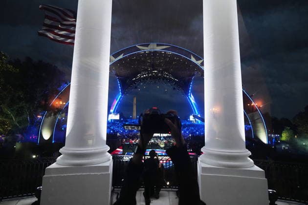 UFC Freedom 250 Photographers in the White House take photos of the UFC Freedom 250 fights taking place on the South Lawn, in Washington, DC, USA, 14 June 2026. Washington, DC DC USA  Copyright: xJacquelynxMartinx xPOOLx