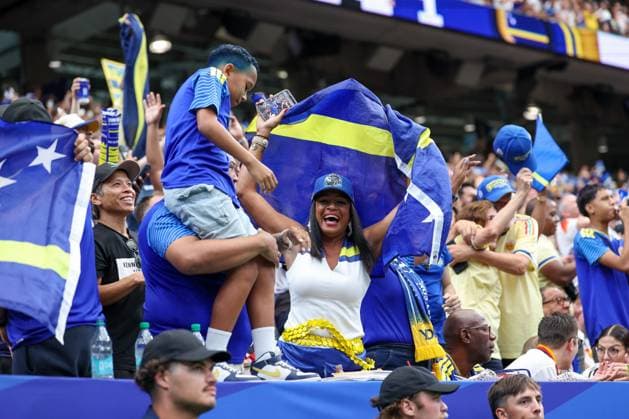 Fans von Curacao feiern den Ausgleich zum 1:1, Deutschland vs. Curacao, Fussball, Weltmeisterschaft 2026, Gruppenphase, 14.06.2026 Houston Texas USA *** Curacao fans celebrate the equalizer to 1 1, Germany vs Curacao, Football, World Cup 2026, Group stage, 14 06 2026 Houston Texas USA Copyright: xkolbert-press ChristianxKolbertx