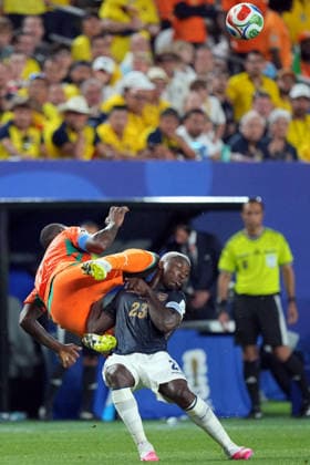 SOCCER - FIFA World Cup, WM, Weltmeisterschaft, Fussball - Group E - Ivory Coast vs. Ecuador Photo by IPA ABACAPRESS.COM85700911 - Franck Kessie of Ivory Coast in action against Moises Caicedo of Ecuador during the Group E match between Ivory Coast and Ecuador at the FIFA World Cup in Philadelphia, USA, on June 14, 2026 Philadelphia  Copyright: xIPAxSport ABACAx