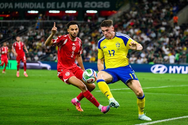 260614 Montassar Talbi of Tunisia and Viktor Gyökeres of Sweden during the FIFA World Cup, WM, Weltmeisterschaft, Fussball 2026 football match between Sweden and Tunisia on June 14, 2026 in Monterrey. Photo: Joel Marklund BILDBYRAN kod JM PA1234 bbeng fotboll football soccer fotball vm fotbolls-vm fotball-vm fotbolls-vm 2026 fifa world cup 2026 sverige sweden sverige a tunisien tunisia