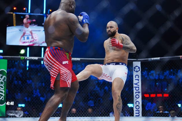 UFC Freedom 250 WASHINGTON, DC - June 14, 2026 : Josh Hokit and Derrick Lewis meet in the octagon for a 3-round bout at UFC Freedom 250 at The White House South Lawn on June 14, 2026 in Las Vegas, NV. (Photo by Louis Grasse PXImages) WASHINGTON, DC The White House South Lawn DC USA Copyright: xLouisxGrassex
