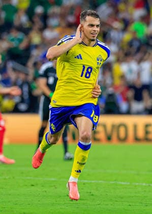FIFA World Cup, WM, Weltmeisterschaft, Fussball 2026 SWEDEN VS TUNISIA FIFA WORLD CUP 2026 SWEDEN VS TUNISIA 14062026 MONTERREY, NUEVO LEON. Action photo of Yashin Ayari (18) of Sweden, celebrating a goal scored during Round 1 Group F game of the FIFA World Cup 2026, held at the Estado Monterrey of Monterrey, Nuevo Leon. Foto de accion de Yashin Ayari (18) de Suecia, celerando un gol anotado durante juego de Ronda 1 del Grupo F de la Copa del Mundo 2026 de la FIFA, celebrado en el Estadio Monterrey de Monterrey, Nuevo Leon. PHOTO BY IMAGENSHOP AGENCIA FOTOGRAFICA MONTERREY NUEVO LEON MEXICO