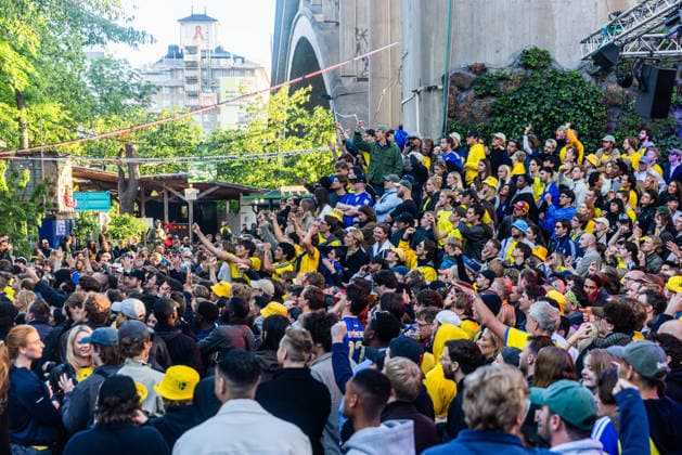 260614 Fans of Sweden follows the FIFA World Cup, WM, Weltmeisterschaft, Fussball between Sweden and Tunisia at a big screen on June 15, 2026 at Trädgarden in Stockholm. Photo: Caisa Rasmussen BILDBYRAN COP 353 CR0052 fotboll football soccer fotball fifa world cup 2026 sweden - tunisia stockholm bbeng publik