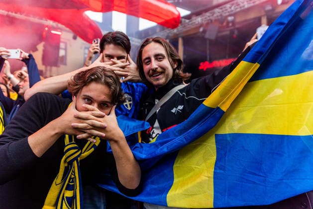 260614 Fans of Sweden follows the FIFA World Cup, WM, Weltmeisterschaft, Fussball between Sweden and Tunisia at a big screen on June 15, 2026 at Trädgarden in Stockholm. Photo: Caisa Rasmussen BILDBYRAN COP 353 CR0052 fotboll football soccer fotball fifa world cup 2026 sweden - tunisia stockholm bbeng publik