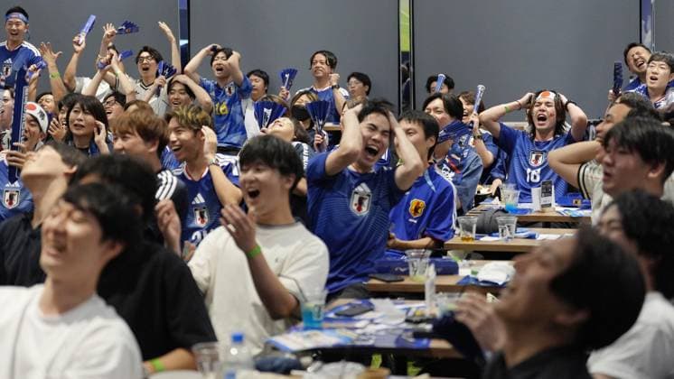 Football: 2026 World Cup Japan fans cheer during a public viewing in Tokyo on June 15, 2026, for a World Cup Group F football match against the Netherlands in Texas.  A14AA0005618789P
