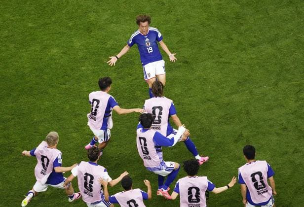 Football: 2026 World Cup Japan s Koki Ogawa (top) celebrates after Daichi Kamada scores the team s second goal in the second half of a World Cup Group F football match against the Netherlands at Dallas Stadium in Arlington, Texas, on June 14, 2026.  A14AA0005618793P
