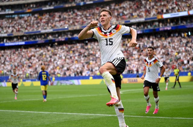 Fussball FIFA WM 2026 Vorrunde Gruppe E in Houston Deutschland - Curacao 14.06.2026 Jubel Deutschland nach dem Tor zum 2 - 1, v. li., Torschuetze Nico Schlotterbeck