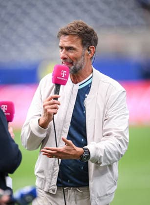 Fussball FIFA WM 2026 Vorrunde Gruppe E in Houston Deutschland - Curacao 14.06.2026 Magenta TV Experte Juergen Klopp (re) mit Mikro