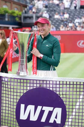 HSBC Championships - Day Seven Donna Vekic of Croatia during the trophy presentation at The HSBC Championships 2026 Women s tennis tournament at The Queen s Club in London, England, on June 14, 2026. London Greater London United Kingdom  Copyright: xOwenxHammondx originalFilename:hammond-thehsbcc260614_npTuw.jpg