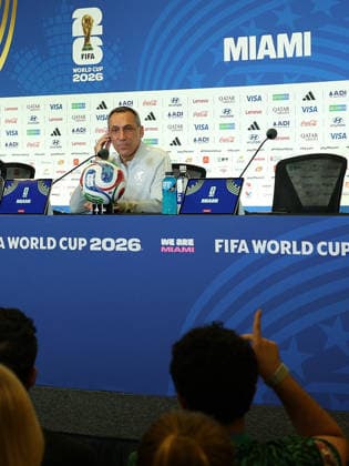 (260615) -- MIAMI, June 15, 2026 -- Donis Georgios, head coach of Saudi Arabia attends a press conference, PK, Pressekonferenz ahead of Group H match between Saudi Arabia and Uruguay at the FIFA World Cup, WM, Weltmeisterschaft, Fussball 2026 at Miami Stadium, Miami, the United States, June 14, 2026. ) (SP)U.S.-MIAMI-FOOTBALL-FIFA WORLD CUP-PRESS CONFERENCE-SAUDI ARABIA XuxZijian 
