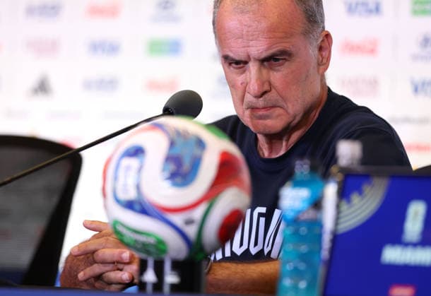 (260615) -- MIAMI, June 15, 2026 -- Marcelo Bielsa, head coach of Uruguay attends a press conference, PK, Pressekonferenz ahead of Group H match between Saudi Arabia and Uruguay at the FIFA World Cup, WM, Weltmeisterschaft, Fussball 2026 at Miami Stadium, Miami, the United States, June 14, 2026. ) (SP)U.S.-MIAMI-FOOTBALL-FIFA WORLD CUP-PRESS CONFERENCE-URUGUAY ZhangxChen 