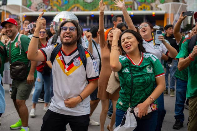Fans During The FIFA World Cup, WM, Weltmeisterschaft, Fussball Pan Fest At Mexico Host Country Fans of the Mexican and Germany national teams enjoy during the FIFA World Cup Fan Fest in the main square Zocalo, during the celebrations of the 2026 FIFA World Cup in the Mexican host country. on June 14, 2026 in Mexico City, Mexico. (Photo by Marco Gonzalez Eyepix Group) Copyright: xMarcoxGonzalez xEyepixxGroupx MG_14062026_187184