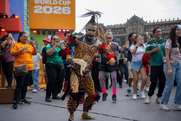 Fans During The FIFA World Cup, WM, Weltmeisterschaft, Fussball Pan Fest At Mexico Host Country A person disguised as Jaguar Warrior performs during the FIFA World Cup Fan Fest in the main square Zocalo, during the celebrations of the 2026 FIFA World Cup in the Mexican host country. on June 14, 2026 in Mexico City, Mexico. (Photo by Marco Gonzalez Eyepix Group) Copyright: xMarcoxGonzalez xEyepixxGroupx MG_14062026_187186