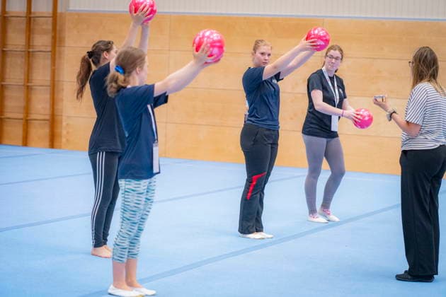 Die Nationalen Spiele der Special Olympics starten am Montag (15.6.2026) im Saarland. In der Kreisspoethalle Dillingen starten die freien Trainings der Turnerinnen und Turner, hier der Rhythmischen Sportgymnasik und im Gerätturnen. Hier trainieren Athleten aus Magdeburg vom Sportverein Elbe.