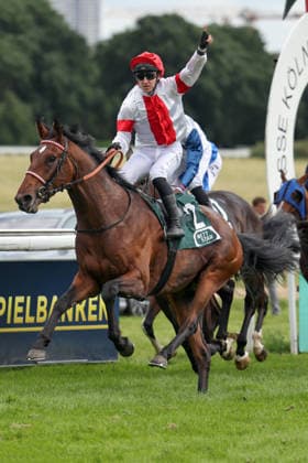 14.06.2026, Koeln, Nordrhein-Westfalen, GER - Englishman mit Enzo Crublet gewinnt das 191. Union-Rennen. Galopprennbahn Koeln-Weidenpesch. (Pferd, Jockey, Englishman, Crublet, Sieg, Ziel, Zielankunft) 260614SG795KOELN.JPG