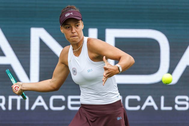 Berlin, 15.06.26, Tennis: VANDA Pharmaceuticals BERLIN TENNIS OPEN 2026 im Steffi-Graf-Stadion. Damen, Einzel, T. J. Brockmann (GER) vs 11 A. Parks (USA). Tessa Johanna Brockmann (Deutschland) retourniert einen Ball. VANDA Pharmaceuticals BERLIN TENNIS OPEN 2026