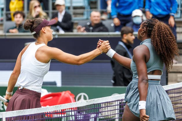 Berlin, 15.06.26, Tennis: VANDA Pharmaceuticals BERLIN TENNIS OPEN 2026 im Steffi-Graf-Stadion. Damen, Einzel, T. J. Brockmann (GER) vs 11 A. Parks (USA). Tessa Johanna Brockmann (Deutschland) verabschiedet sich von Alysia Parks. VANDA Pharmaceuticals BERLIN TENNIS OPEN 2026