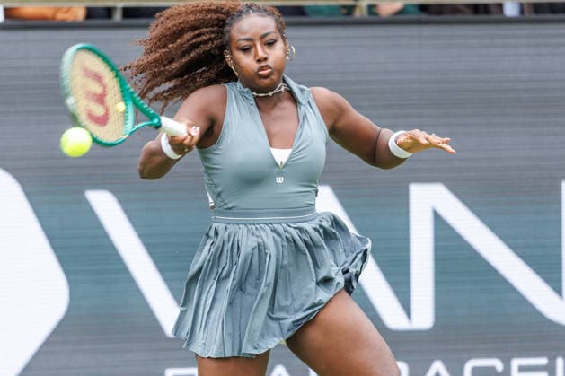 Berlin, 15.06.26, Tennis: VANDA Pharmaceuticals BERLIN TENNIS OPEN 2026 im Steffi-Graf-Stadion. Damen, Einzel, T. J. Brockmann (GER) vs 11 A. Parks (USA). Alysia Parks retourniert einen Ball. VANDA Pharmaceuticals BERLIN TENNIS OPEN 2026