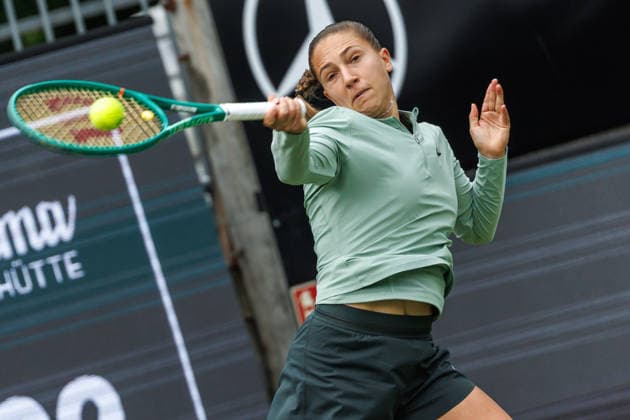 Berlin, 15.06.26, Tennis: VANDA Pharmaceuticals BERLIN TENNIS OPEN 2026 im Steffi-Graf-Stadion. Damen, Einzel, Diane Parry (FRA) vs Ella Seidel (GER). Diane Parry retourniert einen Ball. VANDA Pharmaceuticals BERLIN TENNIS OPEN 2026